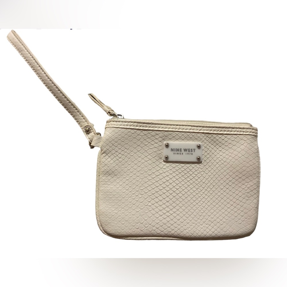 NINE WEST ivory wristlet purse NWOT